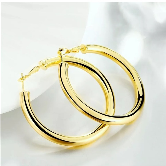 New Large 50 mm Light Weight Round Hoop Earrings - Picture 2 of 7